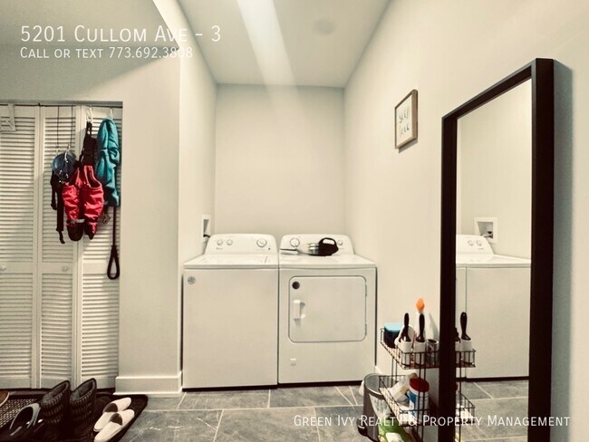 Building Photo - 5201 W Cullom Ave