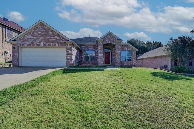Building Photo - 2710 Logan Dr