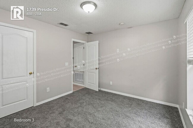 Building Photo - 1739 Presidio Dr