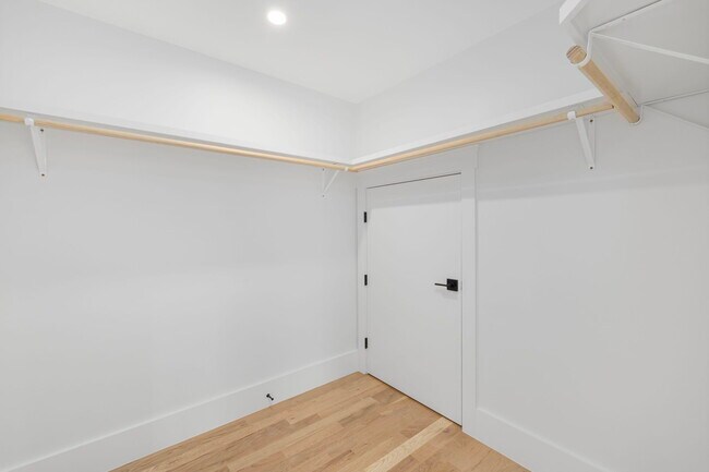 Building Photo - 35 Anchor Way