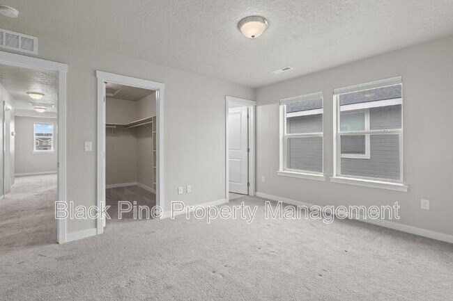 Building Photo - 7684 S Seabreeze Way