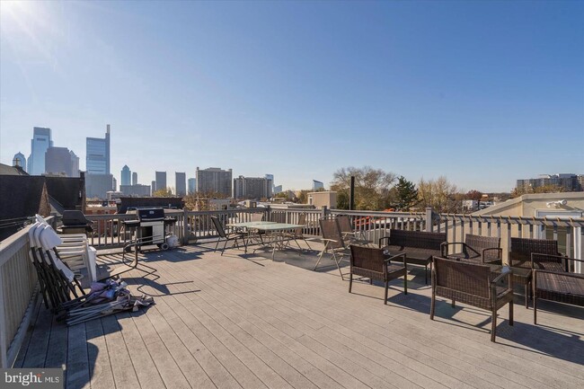 Building Photo - 1914 Fairmount Ave