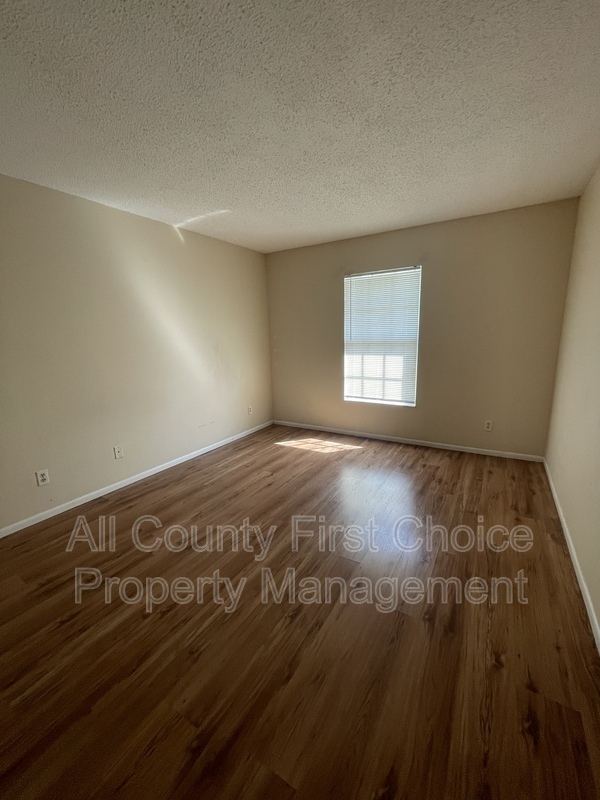 Building Photo - 7315 Parkside Villas Dr