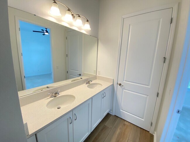 Building Photo - 6338 Trailblaze Bnd