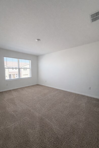 Building Photo - 17260 English Chestnut Way