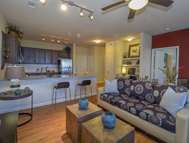 Building Photo - 11300 Farrah Ln