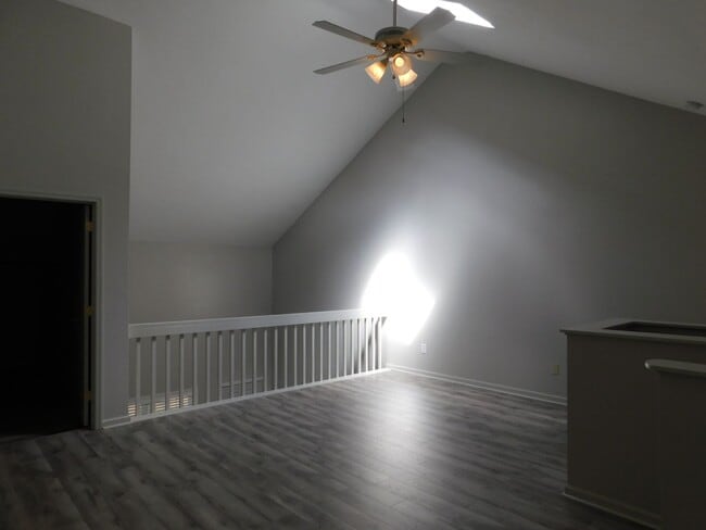 Building Photo - REMODLED