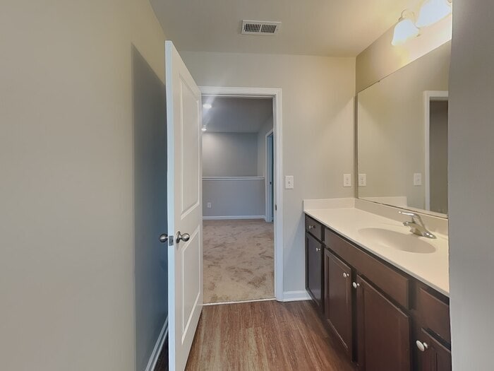 Building Photo - 733 Point Andrews Dr SW