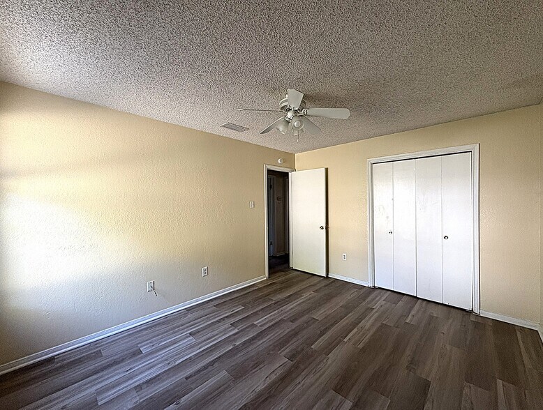 Building Photo - 2309 Whitney Dr