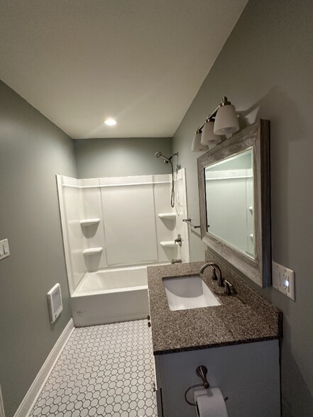 Building Photo - 2652 PA-390