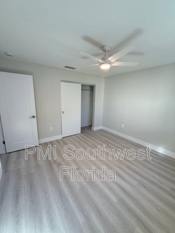 Building Photo - 5039 N Beach Rd