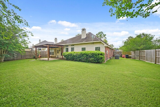 Building Photo - Welcome home to this charming single-story gem in the heart of Silverlake!