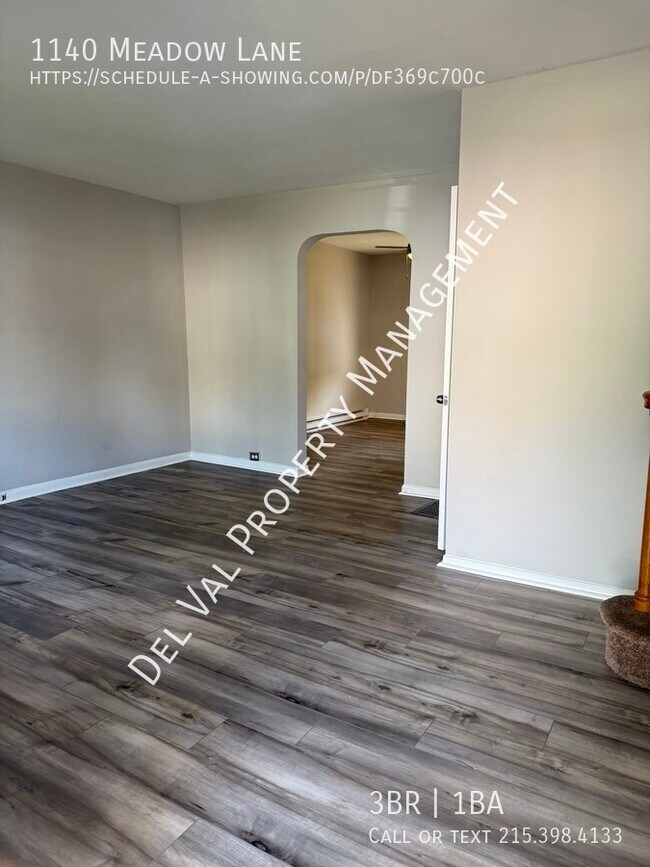 Building Photo - 1140 Meadow Ln