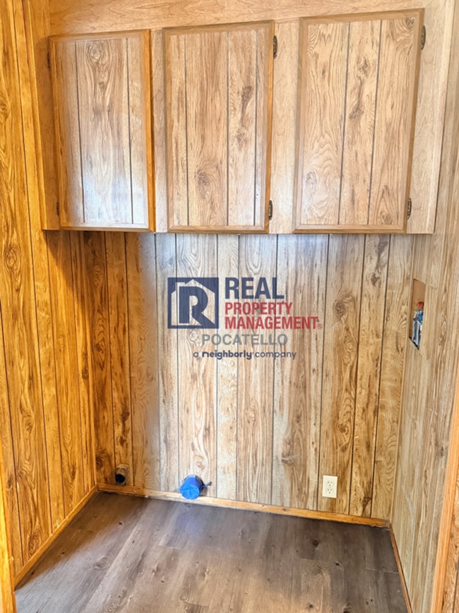 Building Photo - 3 bedroom 1 bath Mobile Home