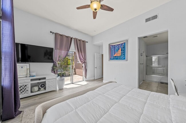 Building Photo - Beautiful Townhome in Chula Vista zz