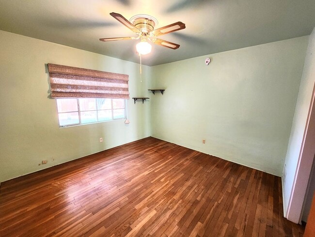 Building Photo - 414 Phillips Dr