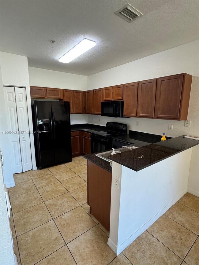 Building Photo - 10870 NW 88th Terrace