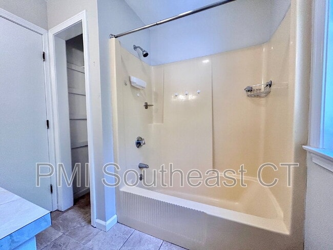 Building Photo - 57 Hill Top Trail