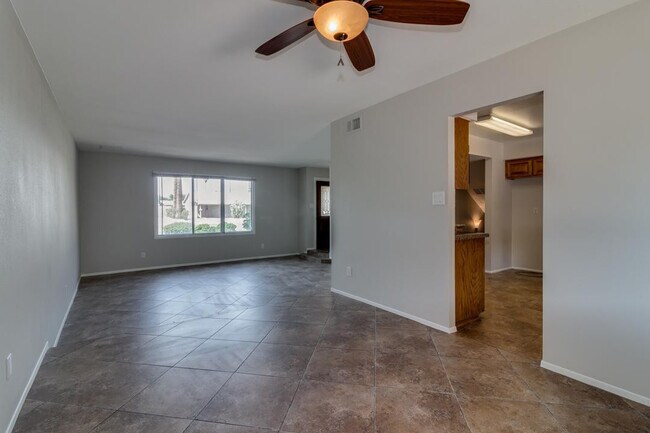 Building Photo - 137 E Riviera Dr