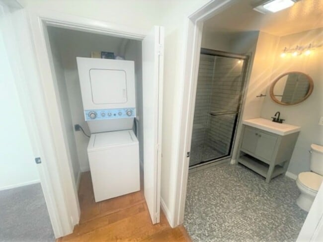 Building Photo - Spacious Lower Level Condo with all the Am...