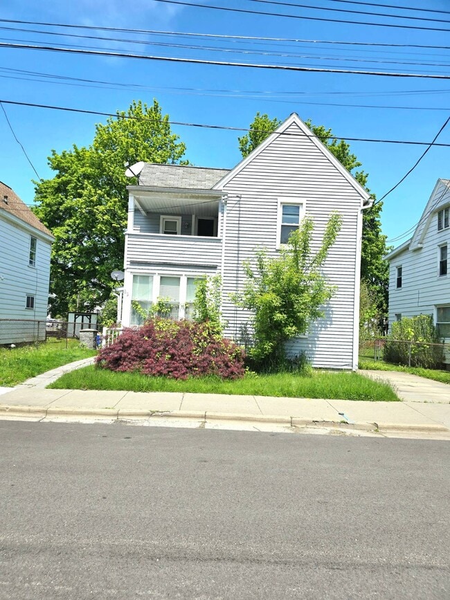 Primary Photo - 89 Pratt Ave