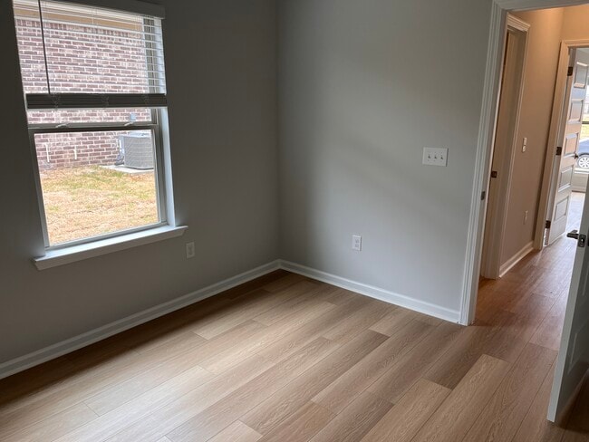 Building Photo - 127 Willow Rose Ln