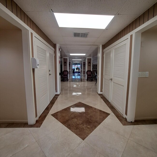 Building Photo - 161 Lake Frances Dr