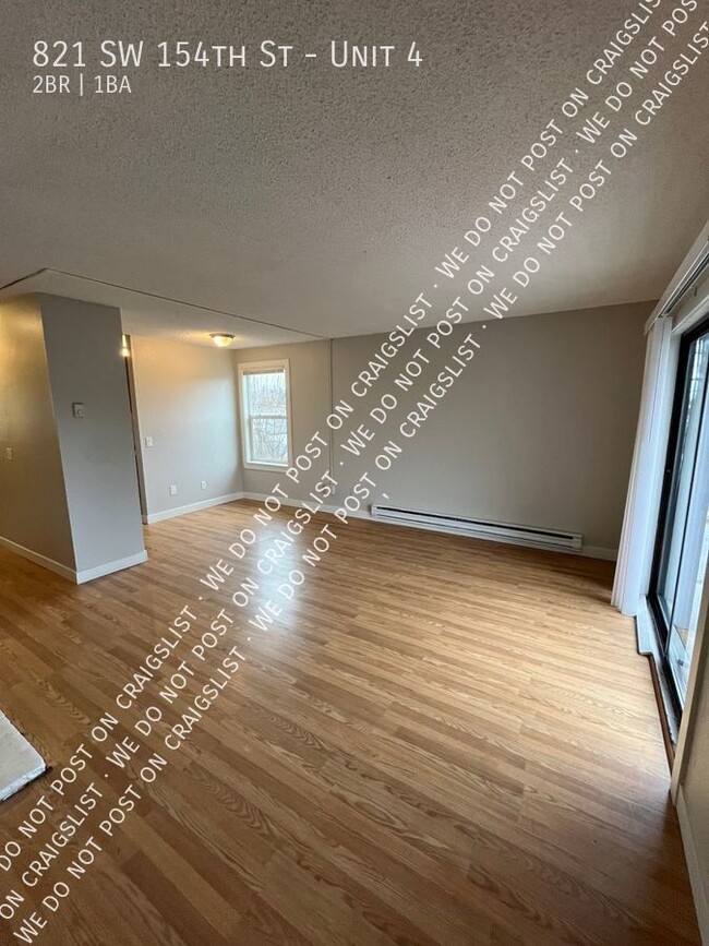 Building Photo - New Burien renovated 2 bedroom 1 bath- upp...