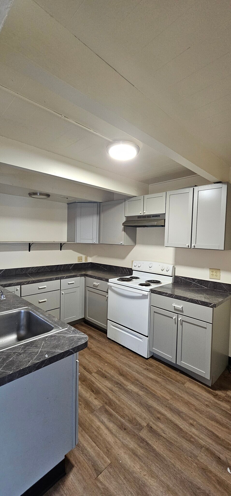 Building Photo - 824 N 70th St