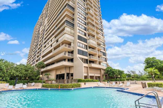 Building Photo - 11113 Biscayne Blvd