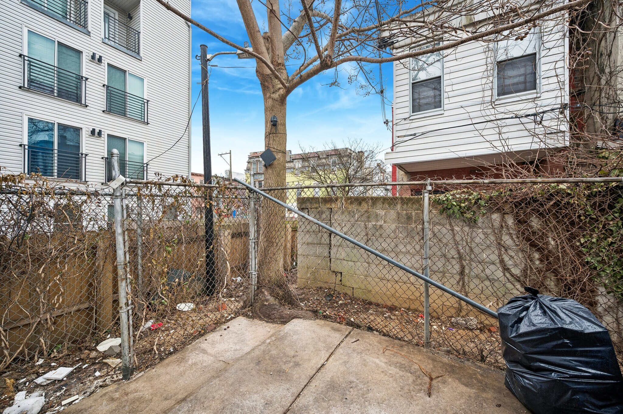 Building Photo - 1702 N Stillman St