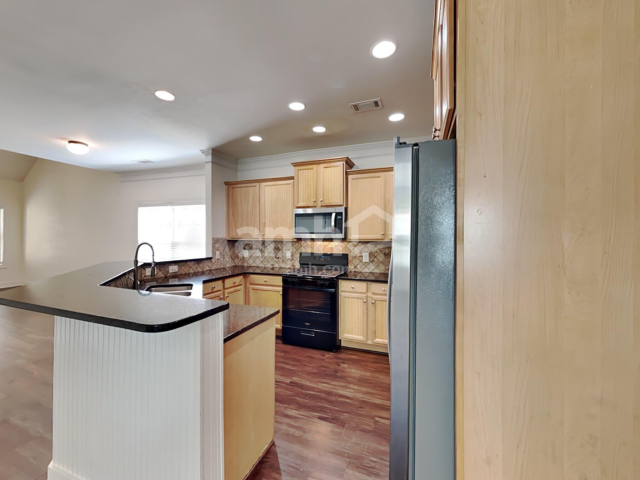 Building Photo - 263 Royal Cres Terrace