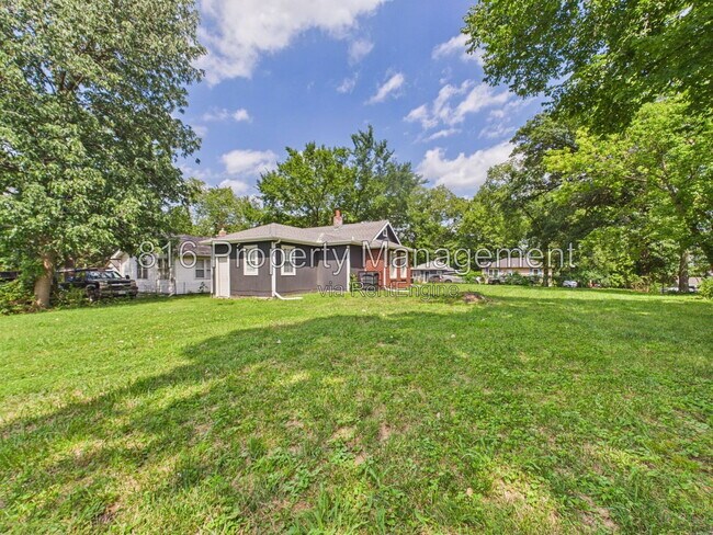 Building Photo - 7924 Agnes Ave