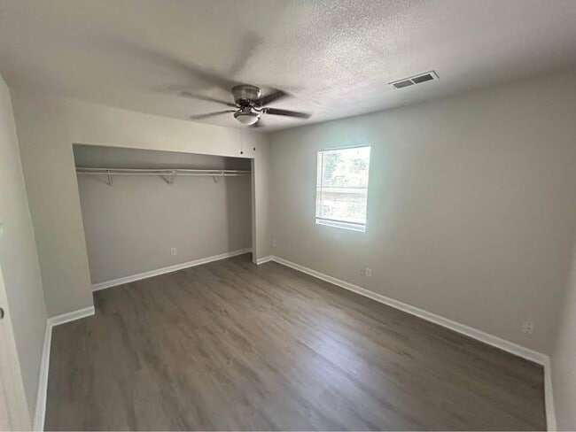 Building Photo - 8403 Tackett St