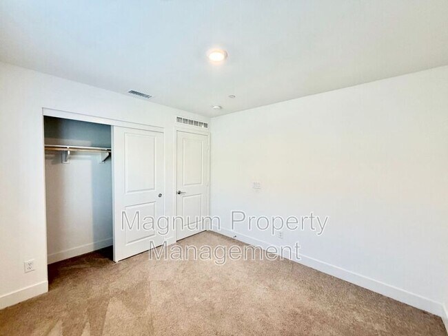 Building Photo - 34390 Coconut Cir