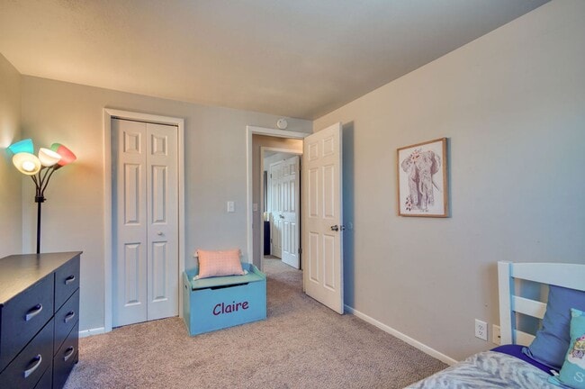 Building Photo - Charming 4 Bed 2 Bath Home in 80917!!!