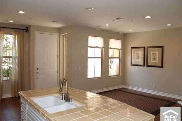 Building Photo - 180 Guinevere-