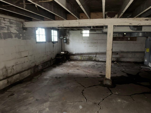 Building Photo - 3738 Sylvan Pl
