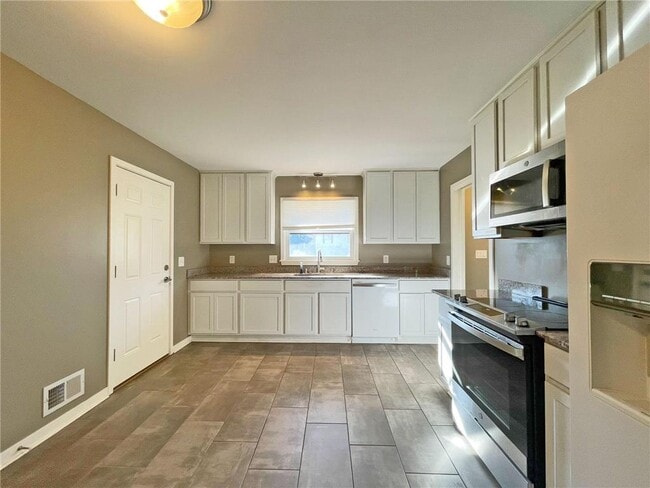 Building Photo - 6313 France Ave S