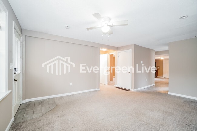 Building Photo - 2638 S 5th St