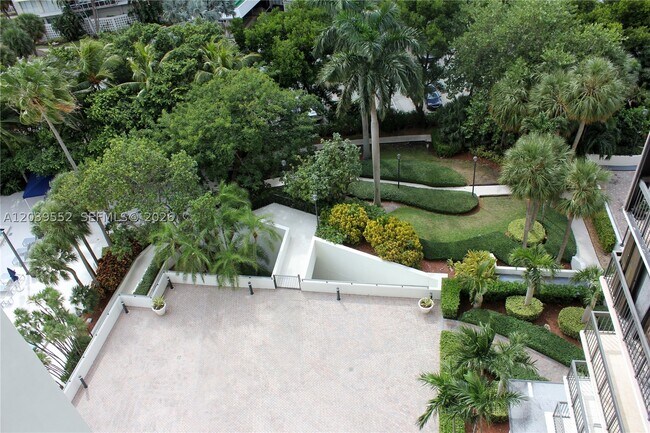 Building Photo - 2333 Brickell Ave