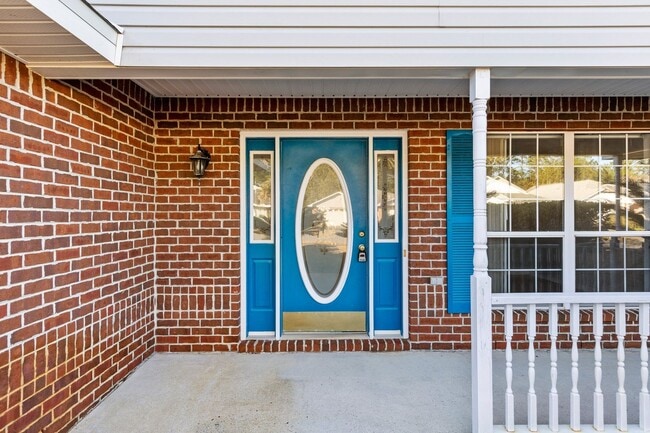 Building Photo - Charming home in IDEAL location!!!