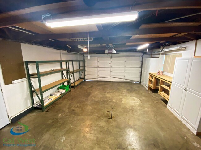 Building Photo - 4346 Glenmont Dr