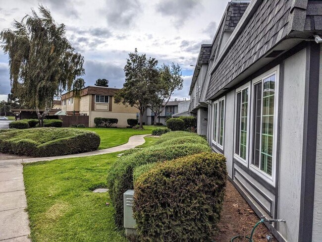 Building Photo - 2 bedroom in Fremont CA 94555