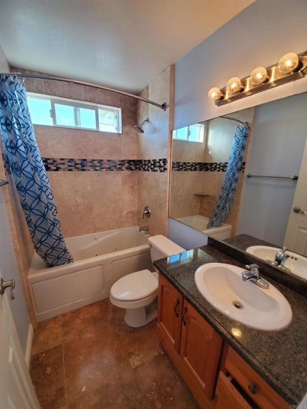 Building Photo - 911 Missouri St