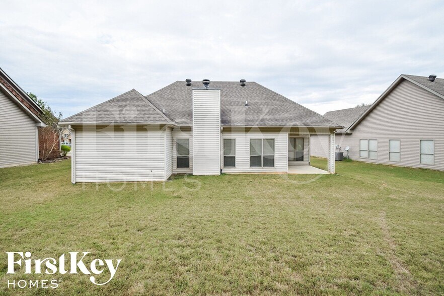 Building Photo - 5890 Forest Lakes Cove