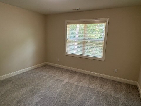 Building Photo - Recently updated 4 Bedroom 2.5 Bath