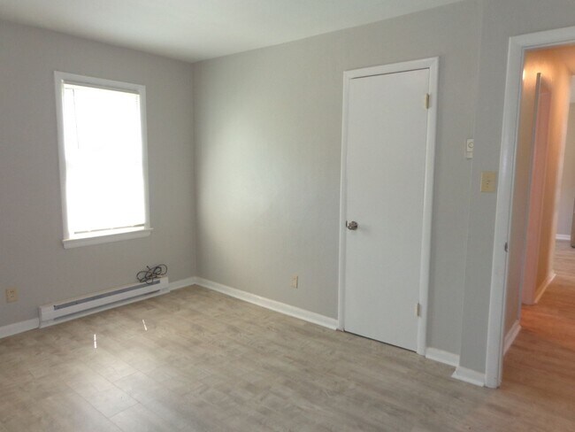 Building Photo - Coronet4630