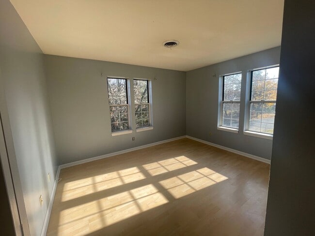 Building Photo - Lorandos Rental