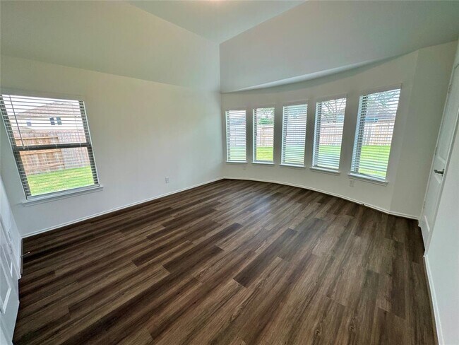 Building Photo - 31900 Retama Rnch Dr